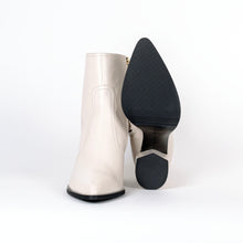 Lade das Bild in den Galerie-Viewer, Aruci - Ankle Boot
