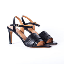 Lade das Bild in den Galerie-Viewer, Aruci - Sandalen
