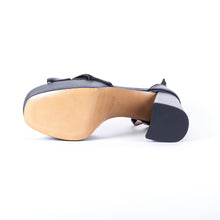 Lade das Bild in den Galerie-Viewer, Aruci - Sandalen
