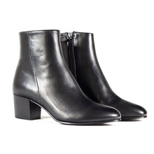 Lade das Bild in den Galerie-Viewer, Triver - Ankle Boot
