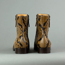 Lade das Bild in den Galerie-Viewer, Catini - Ankle Boots (Schlange)
