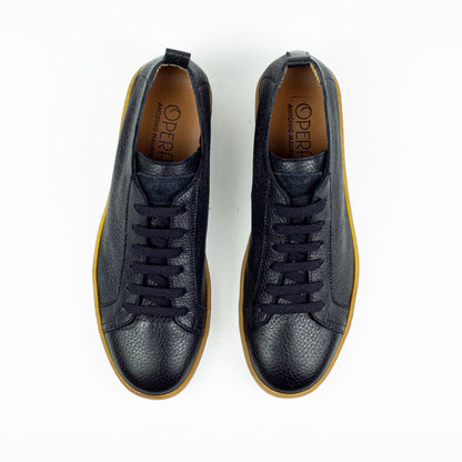 OPERA v. Antonio Maurizi - Sneaker