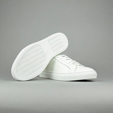 Lade das Bild in den Galerie-Viewer, Aruci - Sneaker
