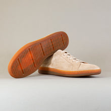 Lade das Bild in den Galerie-Viewer, OPERA v. Antonio Maurizi - Sneaker
