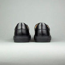 Lade das Bild in den Galerie-Viewer, Aruci - Sneaker
