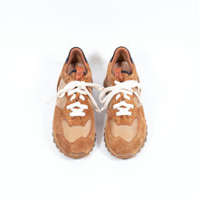 Lade das Bild in den Galerie-Viewer, Elia Maurizi - Sneaker
