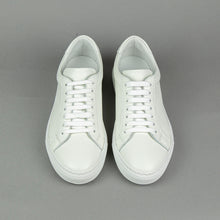 Lade das Bild in den Galerie-Viewer, Aruci - Sneaker
