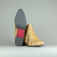 Lade das Bild in den Galerie-Viewer, Catini - Ankle Boots (Schlange)

