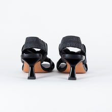 Lade das Bild in den Galerie-Viewer, Aruci - Sandalen
