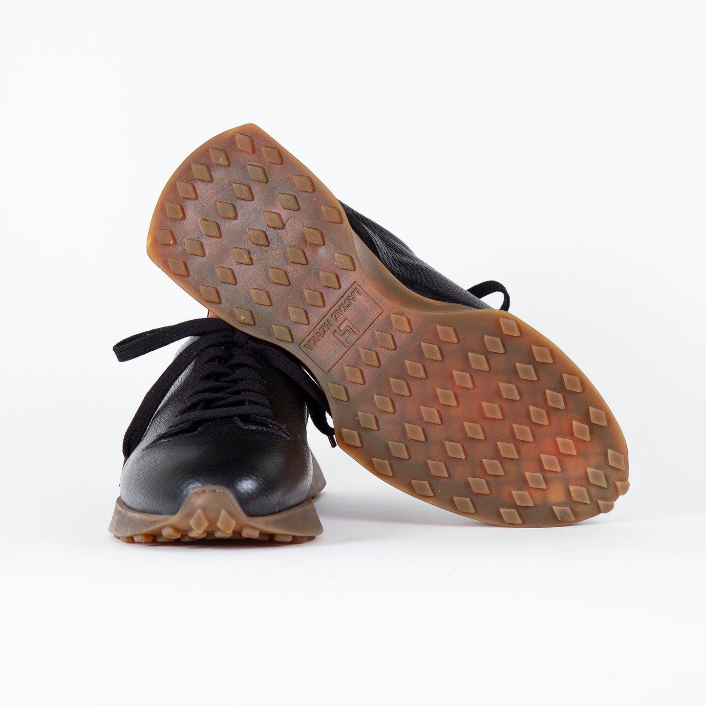 OPERA v. Antonio Maurizi - Sneaker