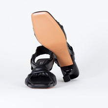 Lade das Bild in den Galerie-Viewer, Aruci - Sandalen
