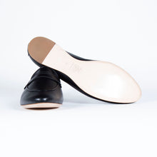 Lade das Bild in den Galerie-Viewer, Aruci - Slipper
